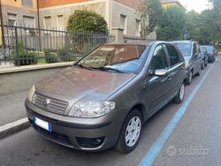 Grigio Usata 2005 Fiat Punto Due volumi | 2200 € (Cara)