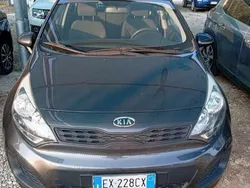 Nero Usata 2014 Kia Rio Active Tre volumi | 6400 € (Buon prezzo)