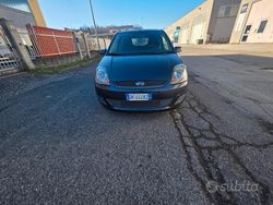 Usata 2007 Ford Fiesta Ghia Tre volumi | 1600 € (Super prezzo)