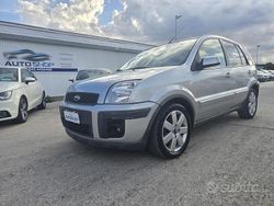 Grigio Usata 2007 Ford Fusion Collection Tre volumi | 3900 € (Cara)