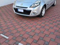 Usata 2011 Renault Clio II Tre volumi | 3900 € (Cara)