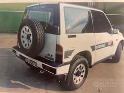 Bianco Usata 1993 Suzuki Vitara Tre volumi | 8500 €