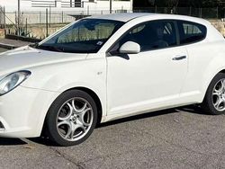 Bianco Usata 2009 Alfa Romeo MiTo Distinctive Due volumi | 3500 € (Buon prezzo)