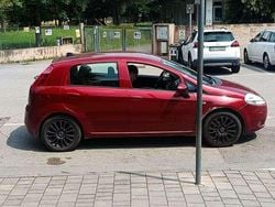 Usata 2009 Fiat Grande Punto Due volumi | 2500 € (Buon prezzo)