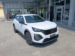 Bianco okenite Nuova 2025 Peugeot 2008 Style SUV | 24.900 € (Buon prezzo)
