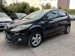 Nero Usata 2010 Ford Fiesta Titanium Due volumi | 3999 € (Buon prezzo)