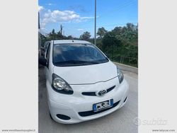Bianco Usata 2011 Toyota Aygo Due volumi | 5200 € (Buon prezzo)