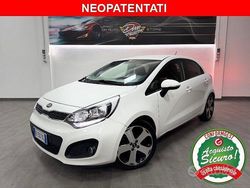 Bianco Usata 2013 Kia Rio Tre volumi | 8499 € (Buon prezzo)