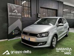 Argento Usata 2011 VW Polo Comfortline Tre volumi | 4200 € (Buon prezzo)
