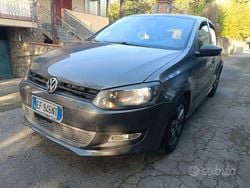 Grigio Usata 2010 VW Polo Due volumi | 1999 € (Super prezzo)