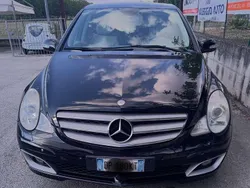 Nero Usata 2008 Mercedes R320 Chrome Monovolume | 8500 €
