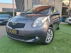 Grigio Usata 2008 Toyota Yaris Tre volumi | 2450 € (Ottimo prezzo)