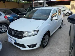 Bianco Usata 2014 Dacia Sandero Ambiance Due volumi | 4500 € (Buon prezzo)