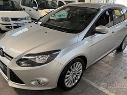 Grigio Usata 2014 Ford Focus Titanium Station wagon | 7500 € (Buon prezzo)