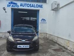 Rosso Usata 2010 Ford Fiesta Titanium Tre volumi | 3650 € (Buon prezzo)