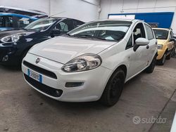 Bianco Usata 2017 Fiat Punto Street Tre volumi | 3950 € (Ottimo prezzo)