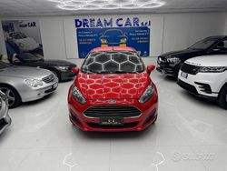 Rosso Usata 2015 Ford Fiesta Tre volumi | 5500 € (Buon prezzo)