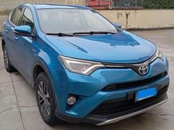 Blu/azzurro Usata 2016 Toyota RAV4 Hybrid Active SUV | 13.000 € (Buon prezzo)