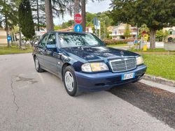 Blu Usata 1999 Mercedes C200 Tre volumi | 2900 € (Buon prezzo)