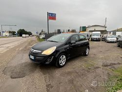 Nero Usata 2014 Opel Corsa Edition Tre volumi | 3900 € (Buon prezzo)