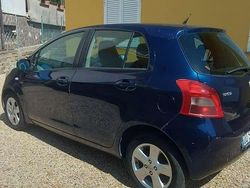 Usata 2003 Toyota Yaris Sol Tre volumi | 1700 € (Buon prezzo)