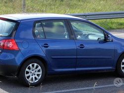 Blu Usata 2007 VW Golf V Comfortline Tre volumi | 3900 € (Cara)