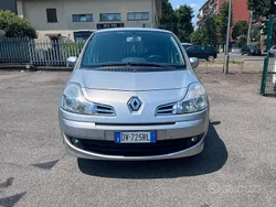 Grigio Usata 2009 Renault Modus Dynamique Monovolume | 3490 € (Buon prezzo)