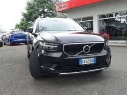 Nero met Usata 2020 Volvo XC40 Momentum SUV | 27.900 € (Molto cara)