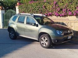 Verde Usata 2015 Dacia Duster SUV | 8900 €