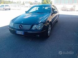 Nero Usata 2004 Mercedes CLK200 Elegance Coupé | 3200 € (Buon prezzo)