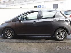 Grigio Usata 2014 Toyota Yaris Active Tre volumi | 4900 € (Super prezzo)