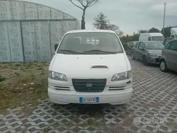 Bianco Usata 2004 Hyundai H-1 Monovolume | 4299 € (Super prezzo)