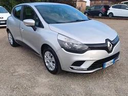 Grigio Usata 2017 Renault Clio IV Zen Tre volumi | 8500 € (Buon prezzo)