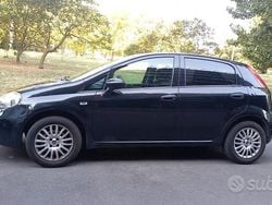 Nero Usata 2015 Fiat Punto Street Tre volumi | 2700 € (Ottimo prezzo)
