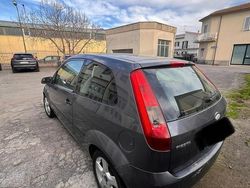 Grigio Usata 2005 Ford Fiesta Due volumi | 1600 € (Buon prezzo)