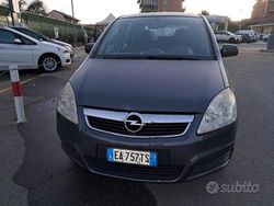 Grigio Usata 2010 Opel Zafira Cosmo Monovolume | 2950 € (Ottimo prezzo)