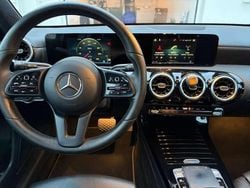 Grigio Usata 2019 Mercedes A180 Business Tre volumi | 20.500 € (Buon prezzo)