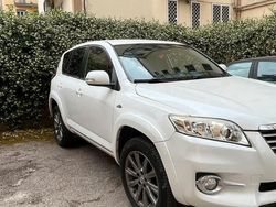 Bianco Usata 2012 Toyota RAV4 SUV | 13.000 €