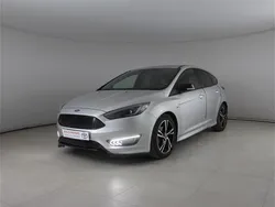 Grigio Usata 2016 Ford Focus ST-Line Tre volumi | 10.800 € (Buon prezzo)