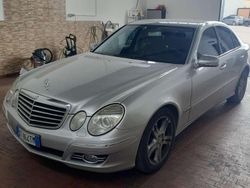 Grigio Usata 2008 Mercedes E220 Avantgarde Tre volumi | 3750 € (Super prezzo)