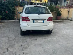 Bianco Usata 2010 Mercedes B180 Executive Monovolume | 4800 € (Molto cara)