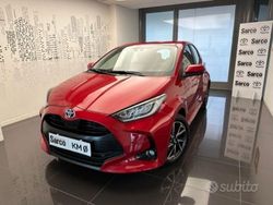 Rosso Usata 2023 Toyota Yaris Hybrid Comfort Tre volumi | 23.500 € (Ottimo prezzo)