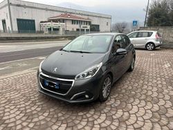 Grigio Usata 2015 Peugeot 208 Allure Due volumi | 6999 € (Molto cara)
