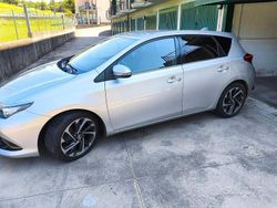 Argento Usata 2017 Toyota Auris Lounge Tre volumi | 10.300 € (Buon prezzo)