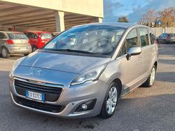 Grigio Usata 2014 Peugeot 5008 Monovolume | 5500 € (Super prezzo)