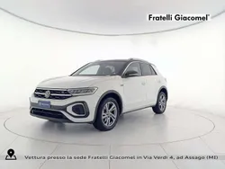 Pure white deep black perlato Usata 2022 VW T-Roc R-line SUV | 25.400 € (Buon prezzo)