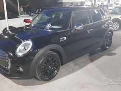 Nero Usata 2015 Mini ONE Due volumi | 8300 € (Molto cara)