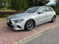 Grigio Usata 2019 Mercedes A180 Tre volumi | 20.500 €