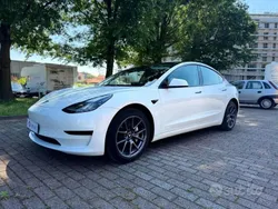 Bianco Usata 2023 Tesla Model 3 Standard Range Tre volumi | 31.490 €
