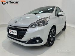 Bianco Usata 2019 Peugeot 208 Signature Sky Due volumi | 9100 € (Ottimo prezzo)